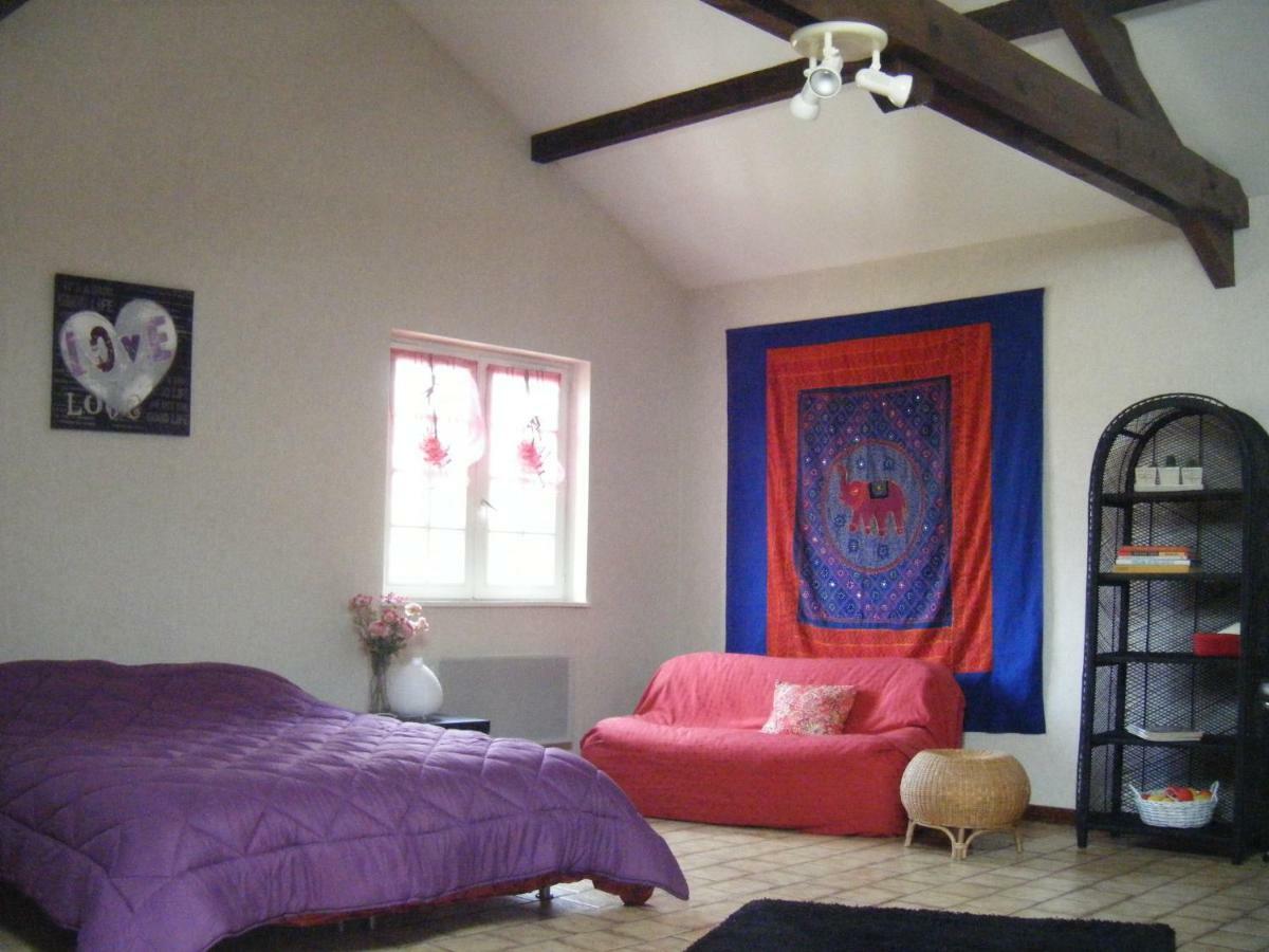 Les Lutins Bed & Breakfast Sainte-Ruffine Exterior photo