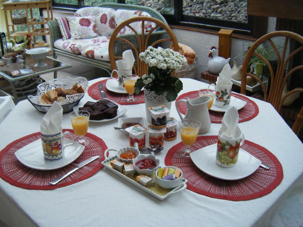 Les Lutins Bed & Breakfast Sainte-Ruffine Exterior photo