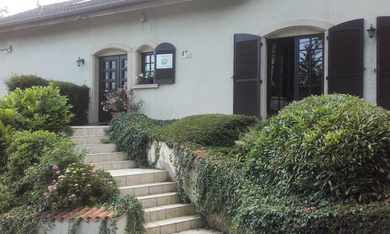 Les Lutins Bed & Breakfast Sainte-Ruffine Exterior photo